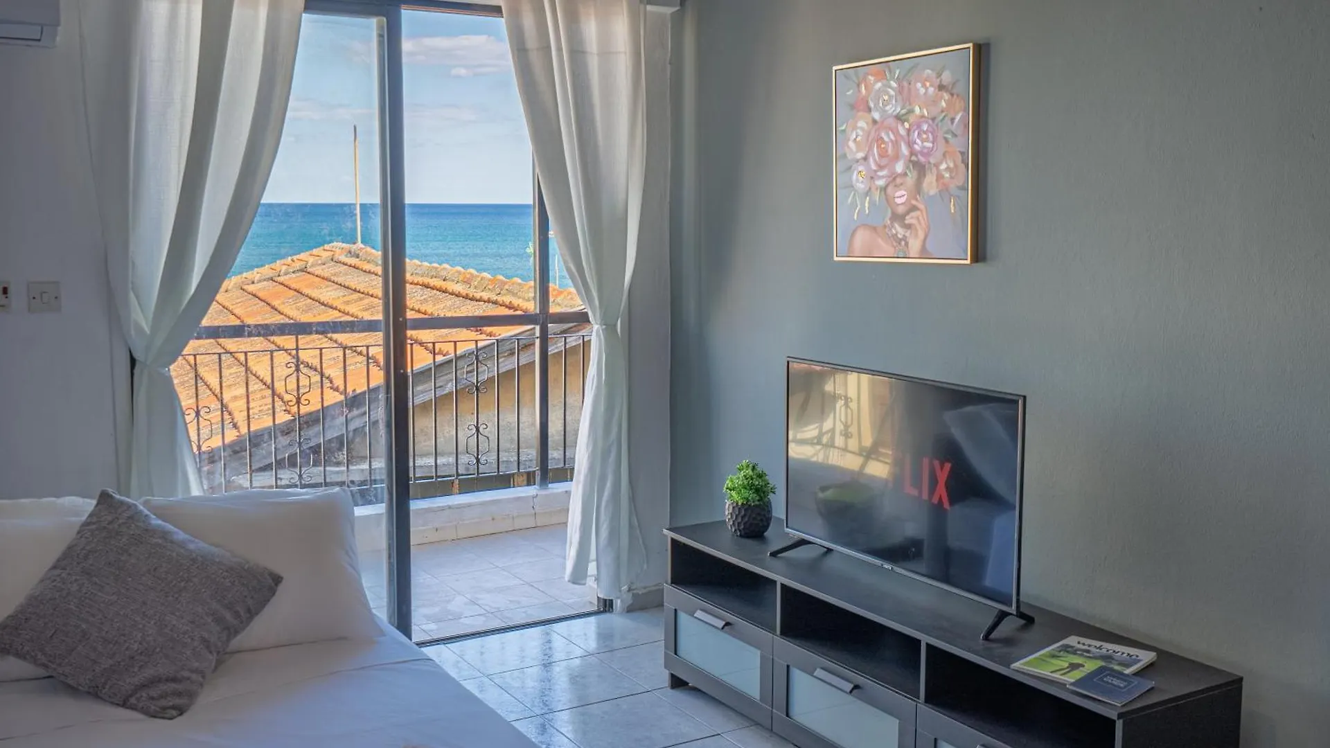 Seaview Anteia'S Central Finikoudes Apt In Larnaca 0*,